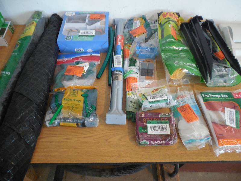 lot 130 image: ASSORTED LAWN CARE BOX LOT