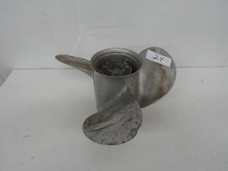 lot 24 image: Propeller