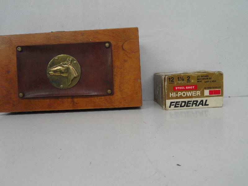lot 30 image: Federal Shells & Wooden Box