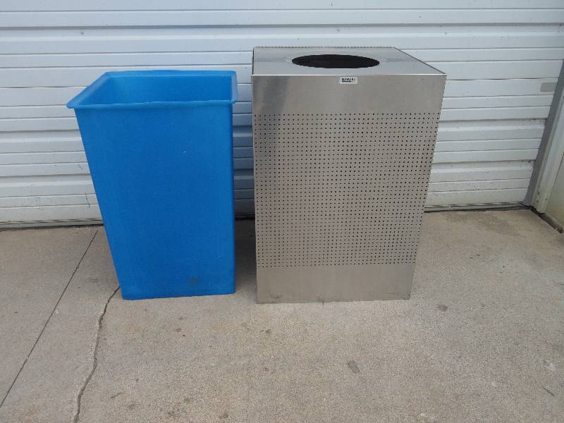 lot 51 image: Stainless Steel Trash Receptacle with Hindge Lid with Inner Can