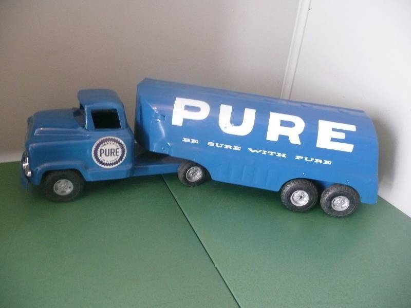 lot 9 image: Vintage - Fully Restored Buddy L Pure Oil Tanker - Very Cool - See Pictures
