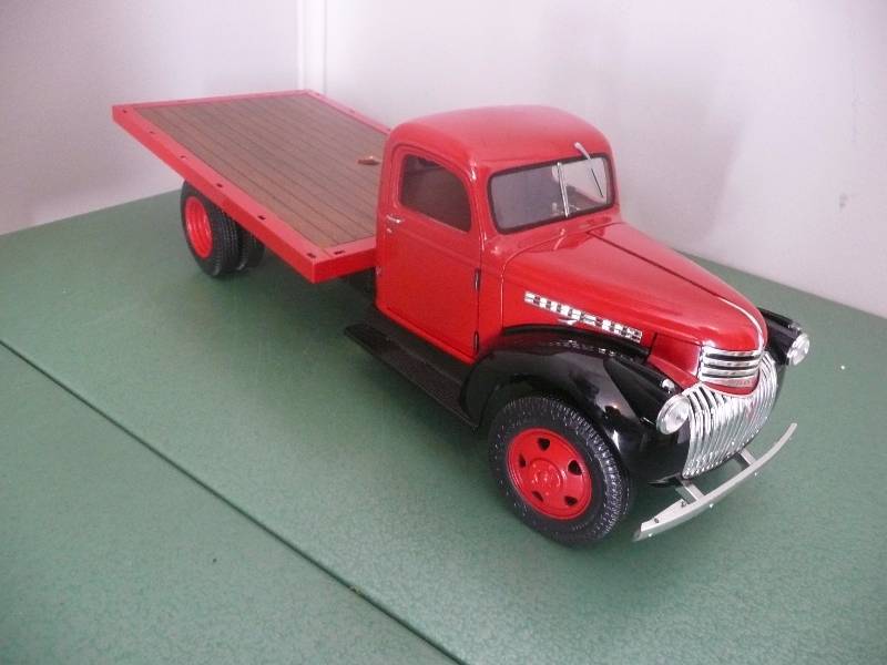 lot 10 image: Vintage 1941 Chevrolet Flat Bed Truck - Very Detailed - See Pictures