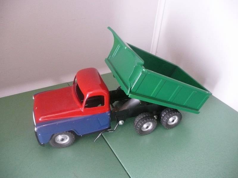 lot 11 image: Vintage Restored International Dump Truck - Made In USA - Nice - See Pictures