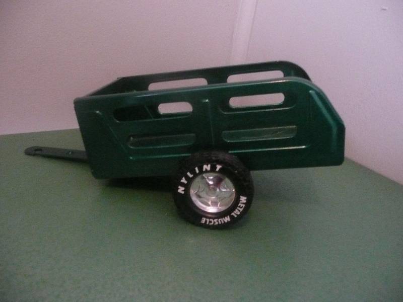 lot 20 image: Vintage Nylint 2 Wheel Trailer - Very Nice Condition - See Pictures