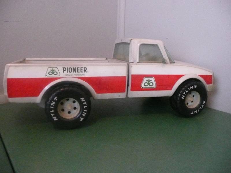 lot 22 image: Rare Vintage Nylint Pioneer Pressed Steel Truck - Cool - See Pictures