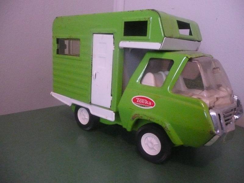 lot 27 image: Vintage Tonka Light Green Pressed Steel - TRUCK CAMPER RV 1960s - USA 9 x 5 12 - See Pictures