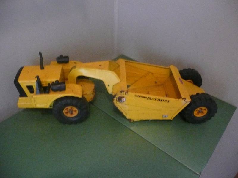 lot 34 image: VINTAGE 1970s MIGHTY TONKA SCRAPER - Good Condition - See Pictures