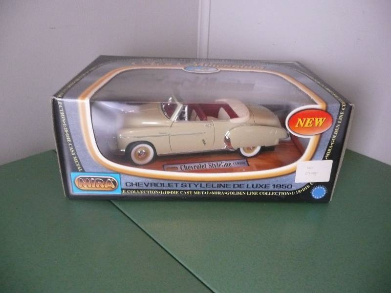 lot 44 image: MIRA 1950 CHEVY STYLELINE CONVERTIBLE 118 SCALE - NOS IN BOX