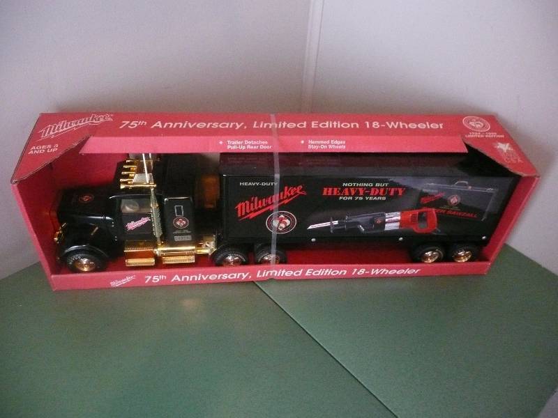 lot 48 image: Nylint Milwaukee 75th Anniversary Limited Edition 18-Wheeler Truck - CLEAN NOS In Box - Very Cool