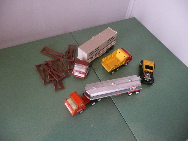 lot 50 image: Large Lot Of Vintage Small Tonka & Misc. Toys - See Pictures