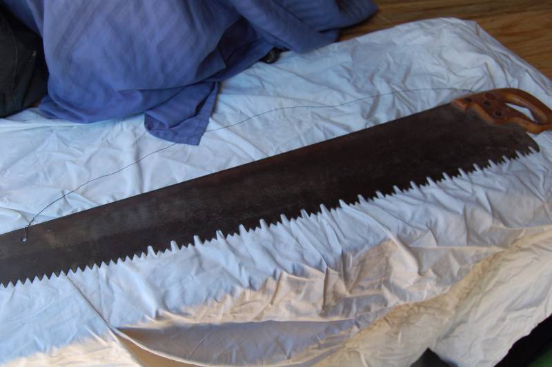 lot 6 image: Large Vintage Saw