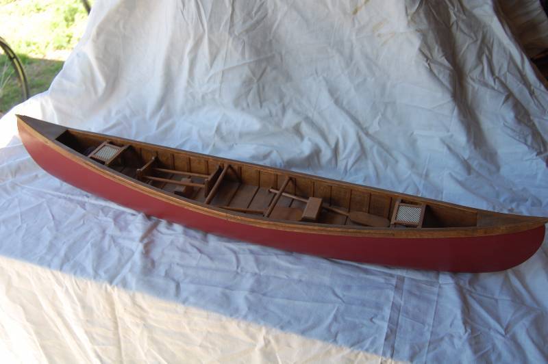 lot 7 image: Model Canoe