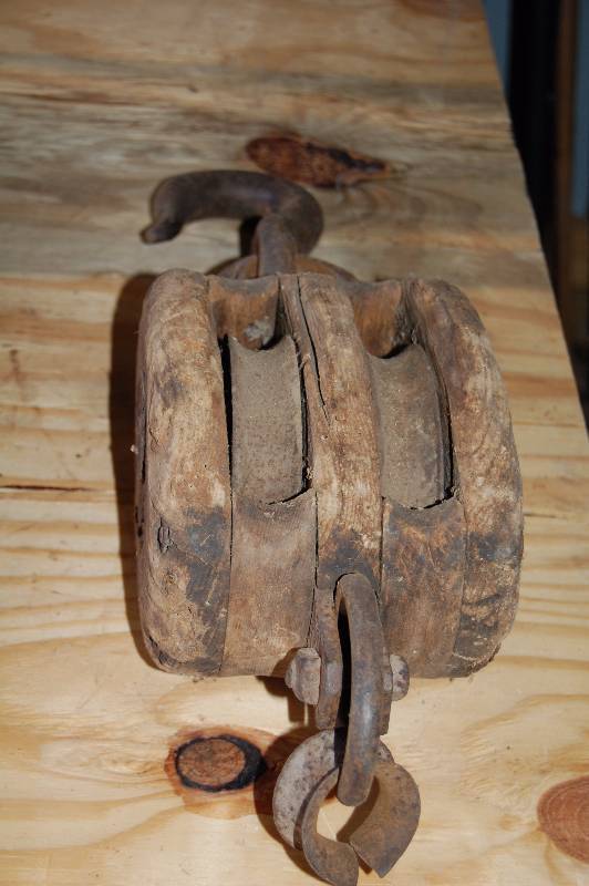 lot 15 image: Vintage Farm Equipment