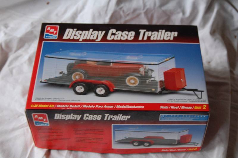 lot 60 image: Display Case Trailer for Diecast Model Cars
