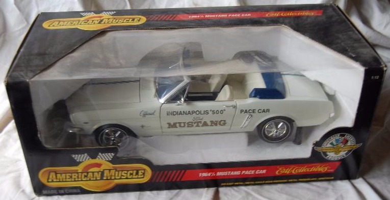 lot 64 image: Diecast Model Car