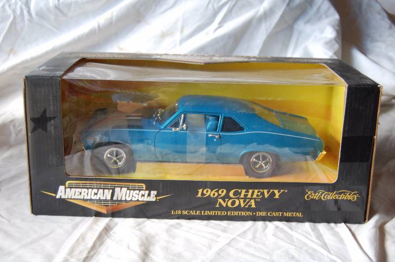lot 75 image: Diecast Model Car