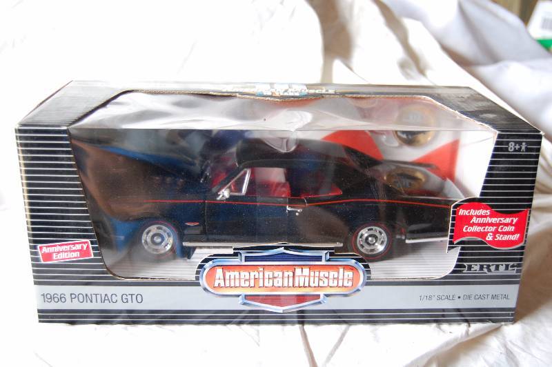 lot 77 image: Diecast Model Car