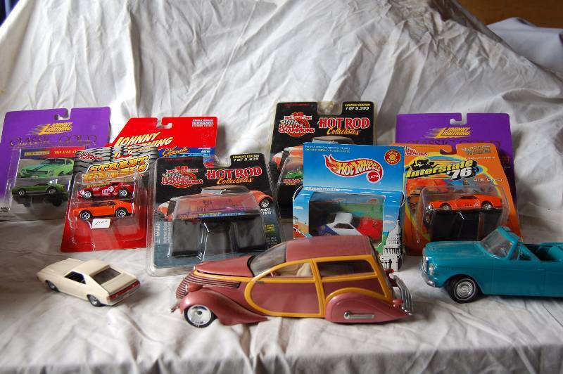lot 91 image: Diecast Model Car