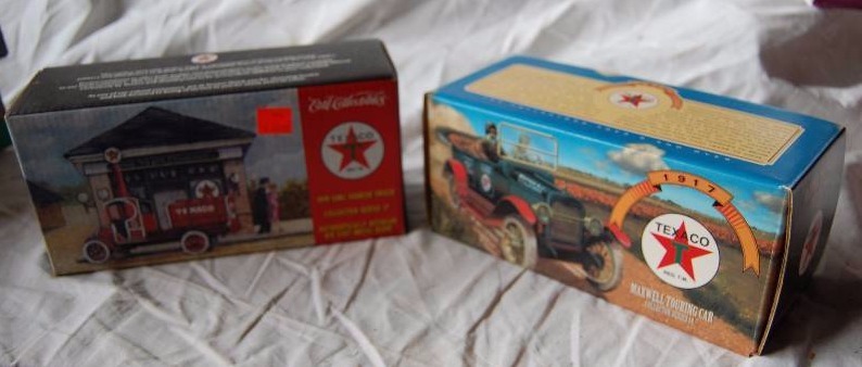 lot 100 image: Texaco Diecast Model Cars