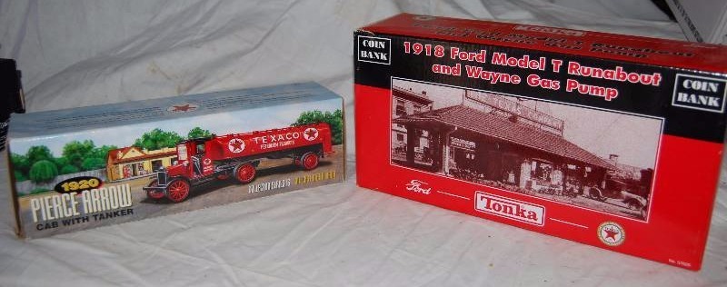 lot 101 image: Diecast Model Cars