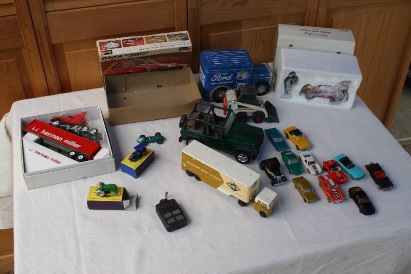 lot 116 image: Toy & Model Car Misc Lot