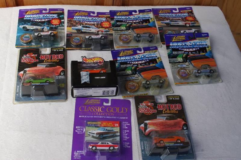 lot 130 image: Collectible Cars