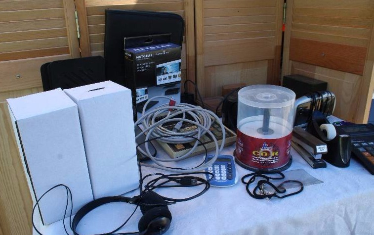 lot 142 image: Misc Office