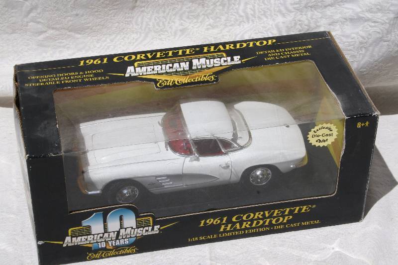 lot 200 image: Diecast Model Car