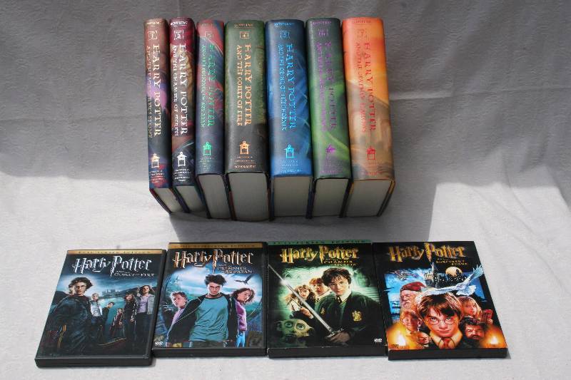lot 243 image: Harry Potter Lot