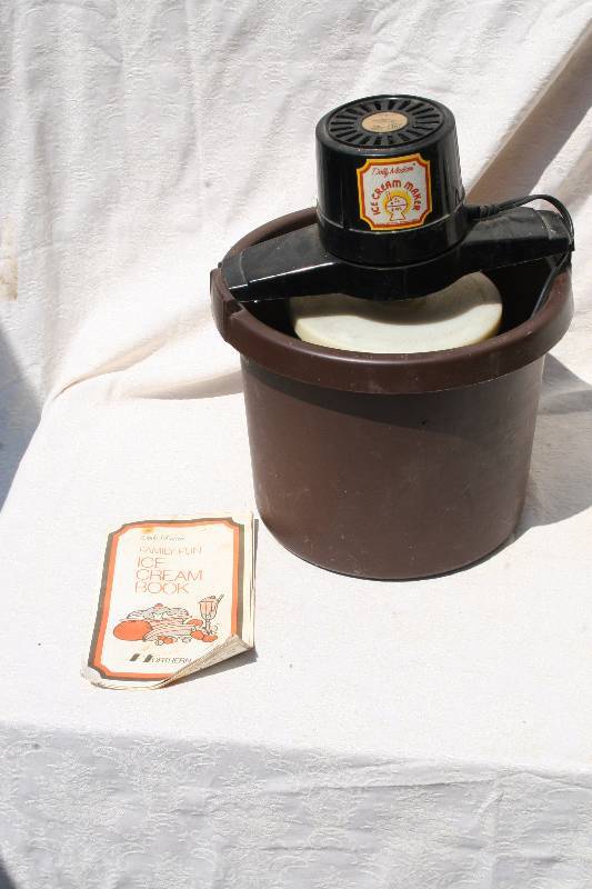 lot 274 image: Ice Cream Maker