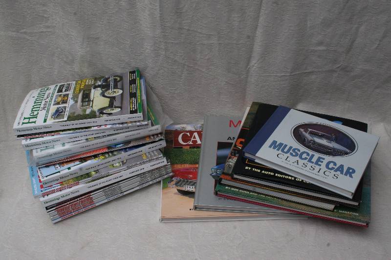 lot 318 image: Car Themed Books and Magazines