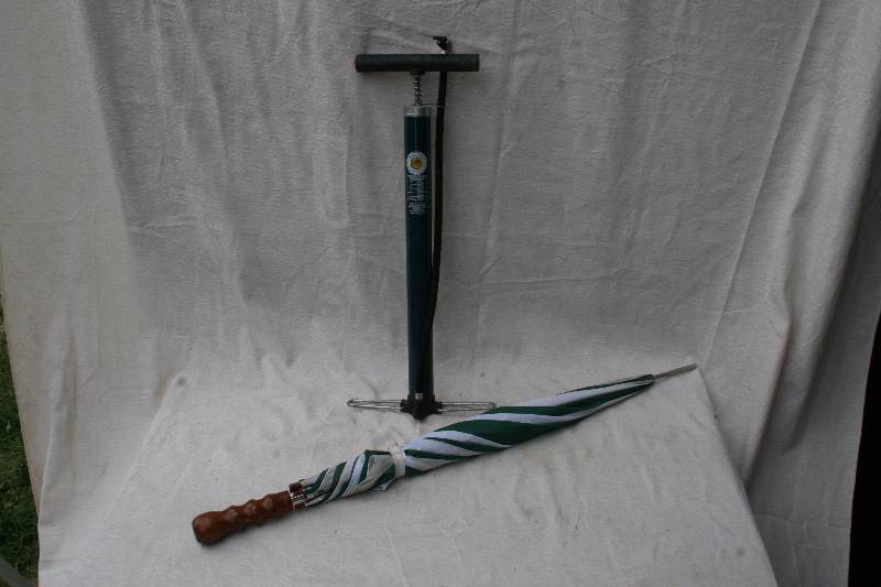 lot 325 image: Air Pump and Umbrella