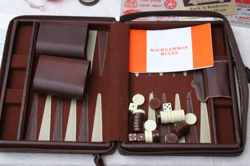 lot 327 image: Misc Housewares