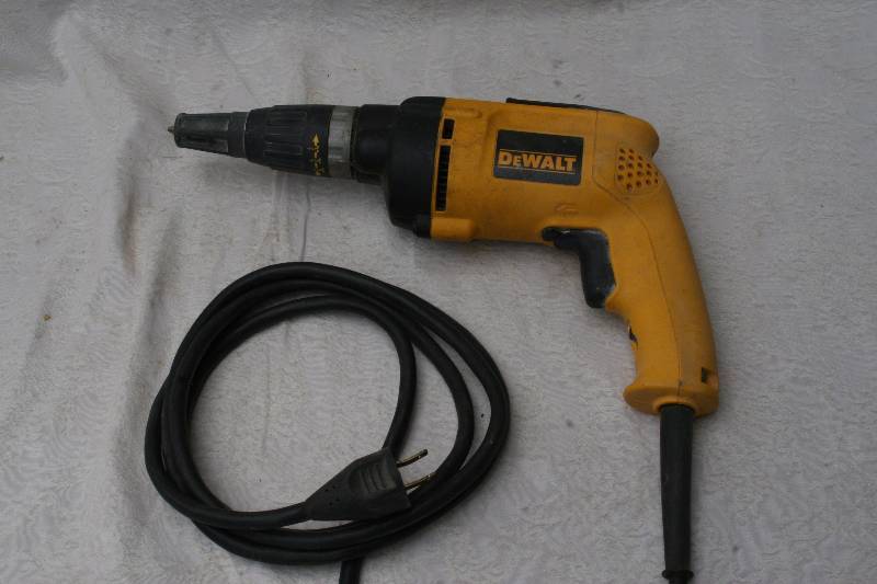 lot 376 image: Dewalt VSR DeckDrywall Screwdriver