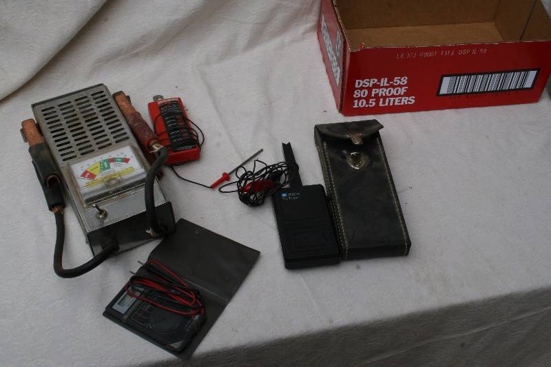 lot 395 image: Battery Tester and Electrical Tools