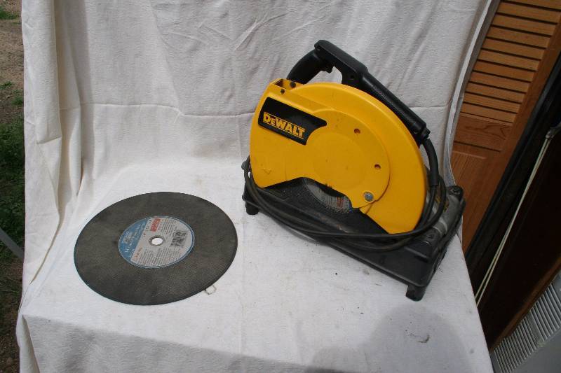 lot 413 image: Dewalt Chop Saw
