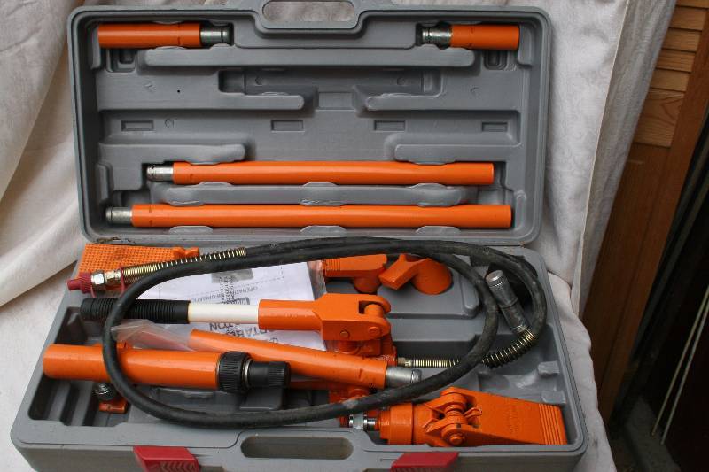 lot 439 image: Hydraulic Portable Puller