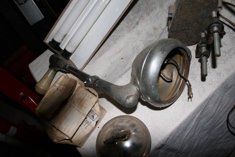lot 458 image: Vintage Vehicle Spotlight and Clamp Bench Lamp