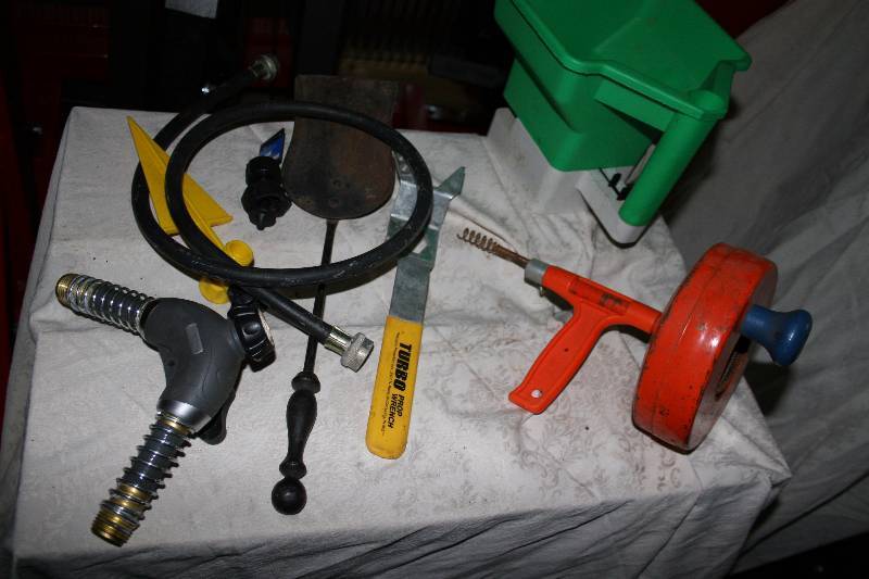 lot 459 image: Misc Household Tools