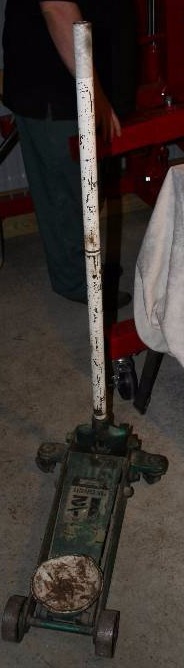 lot 467 image: Floor Jack