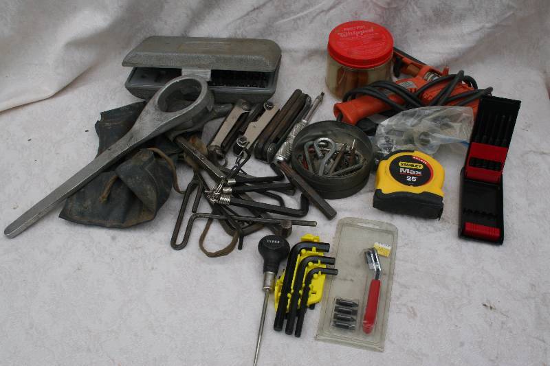 lot 505 image: Assorted Tools