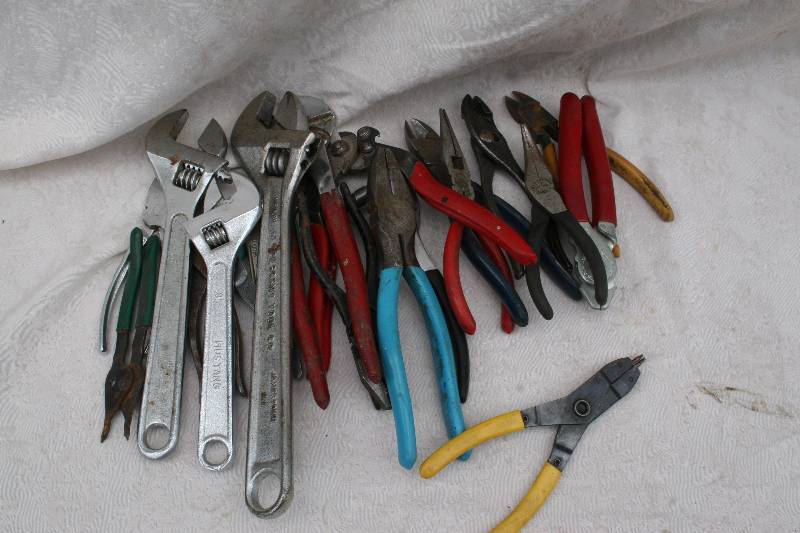 lot 517 image: Assorted Hand Tools