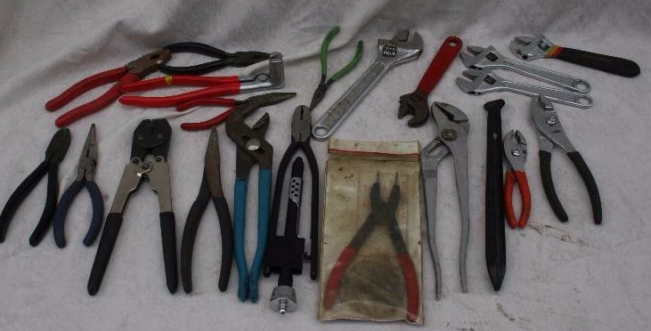lot 518 image: Assorted Hand Tools