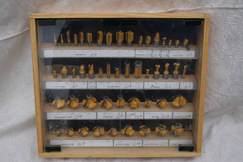 lot 520 image: Router Bits