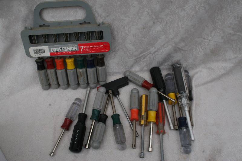 lot 525 image: Nut Drivers