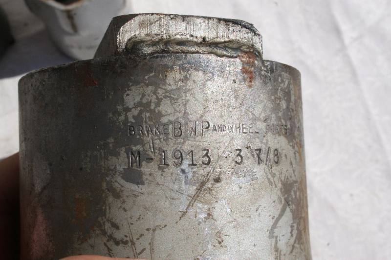 lot 555 image: Axle Nuts and Four Wheel Drive Nut