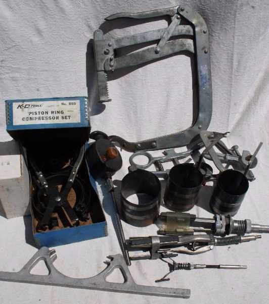 lot 578 image: Engine Repair Tools