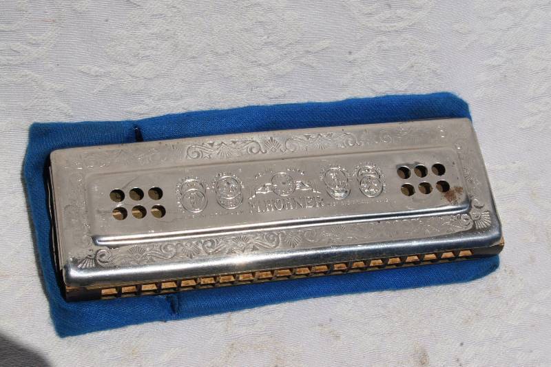 lot 592 image: Harmonica