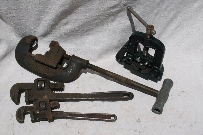 lot 613 image: Plumbing Tools