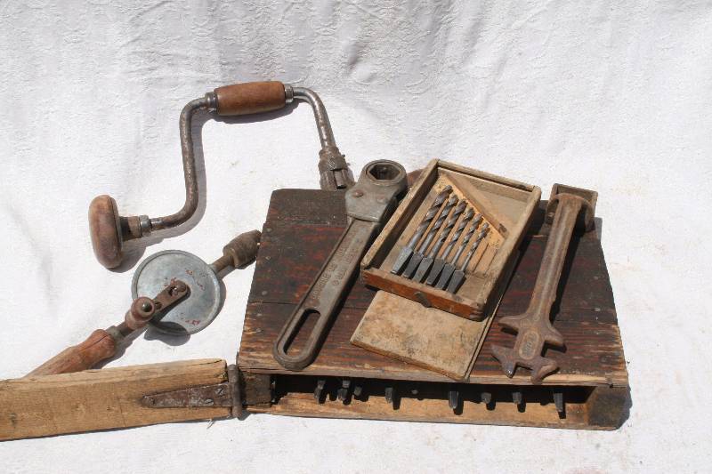 lot 623 image: Old Hand Tools